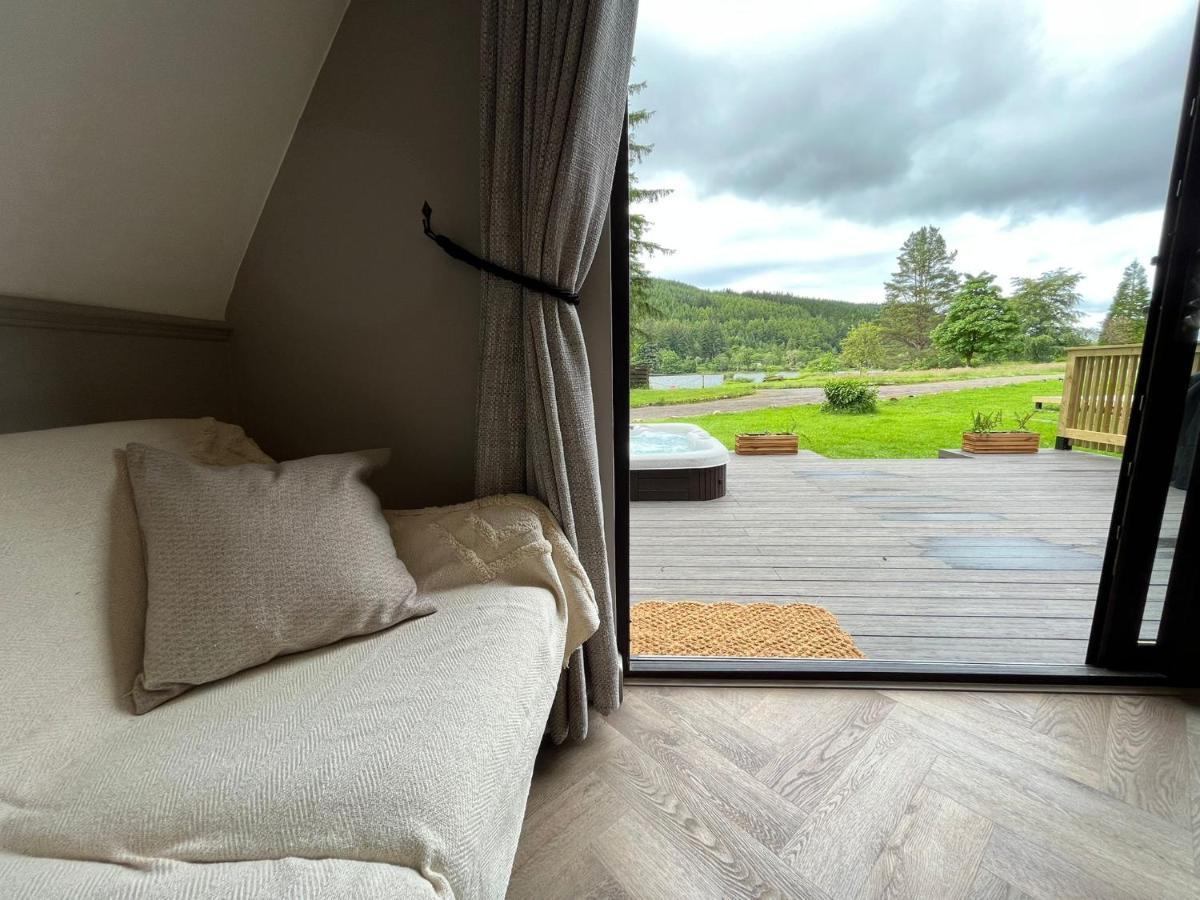 Bonnie Lodge-Lochside Location With Hot Tub Инвергарри Экстерьер фото